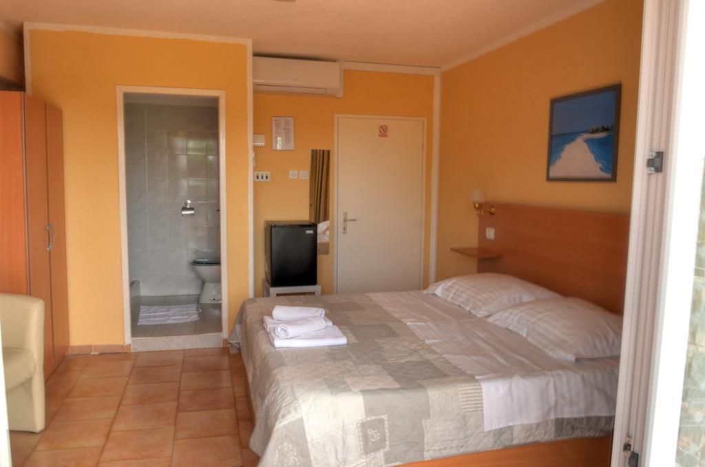 Pansion Begic Hotel Omis Ngoại thất bức ảnh