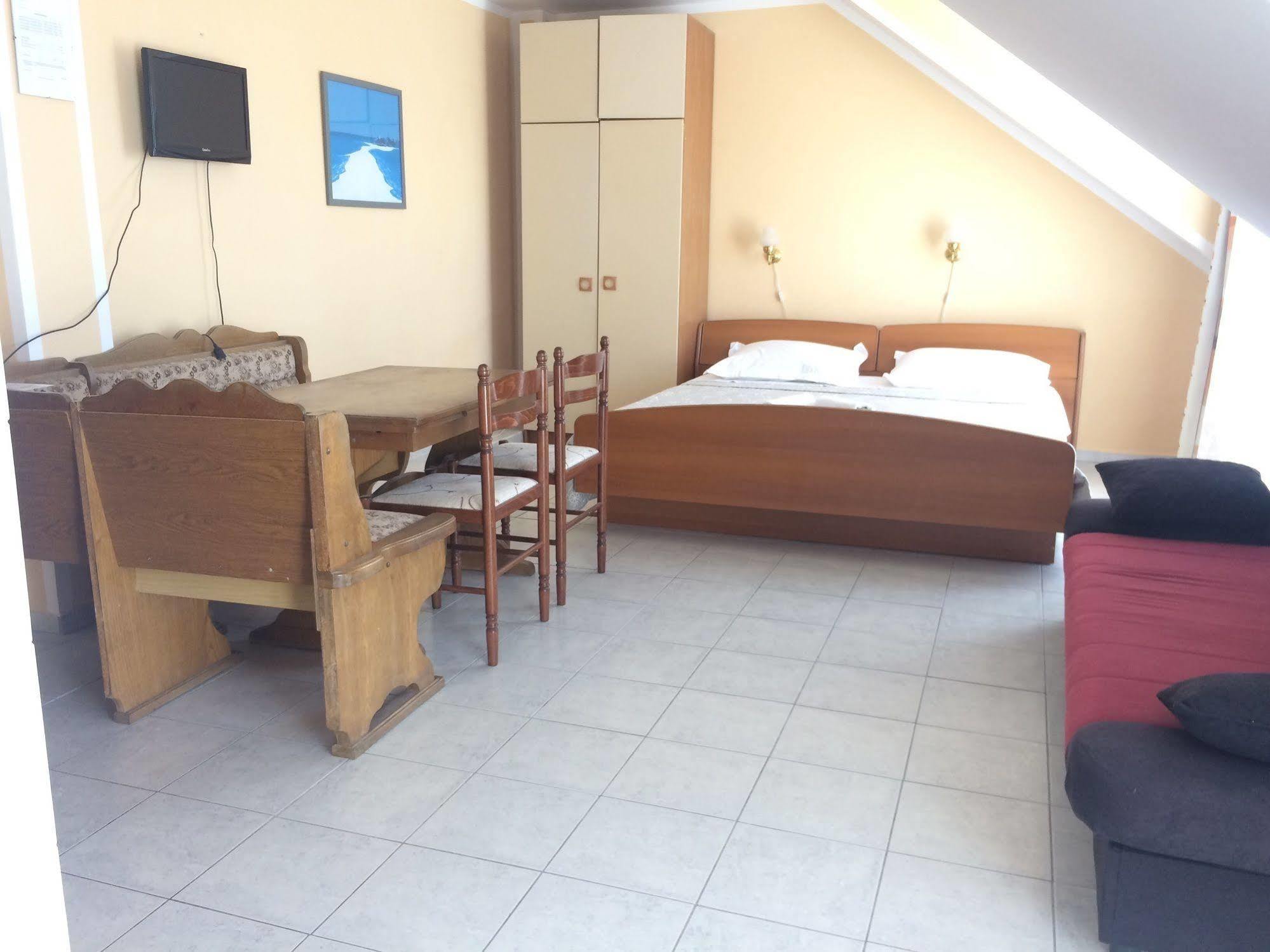 Pansion Begic Hotel Omis Ngoại thất bức ảnh
