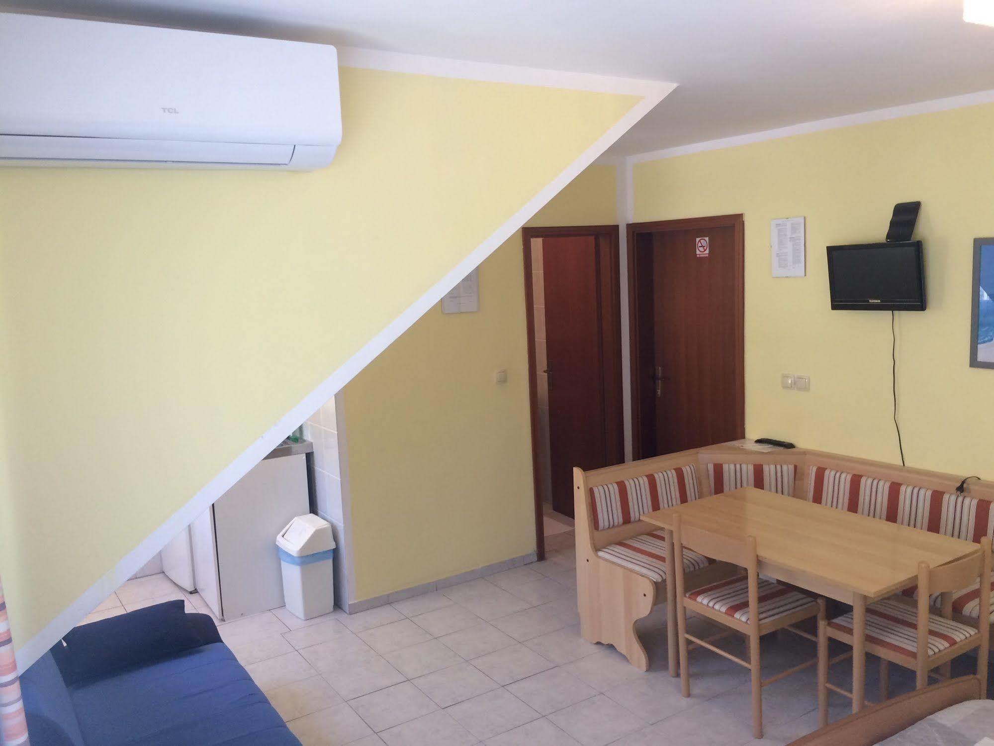 Pansion Begic Hotel Omis Ngoại thất bức ảnh